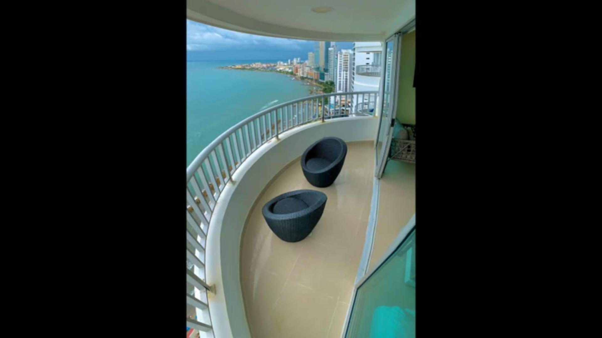 2P1-32 Seafront Apartment With Air Conditioning And Pool