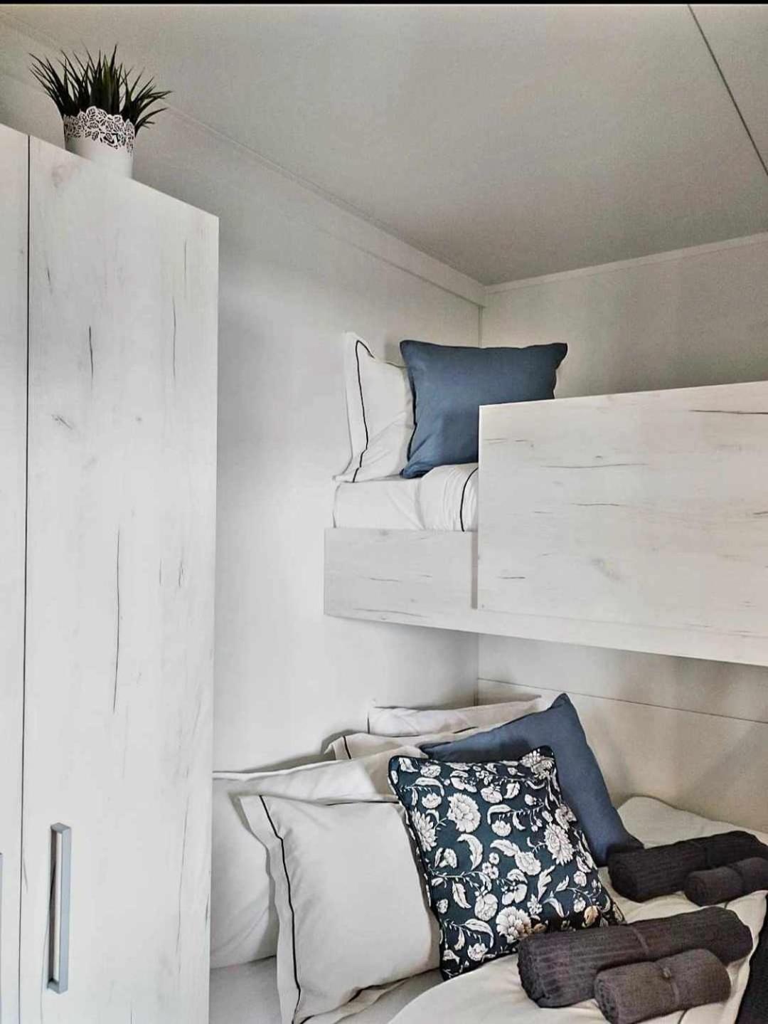 Mobile home Melda 4 - Drage 1st row