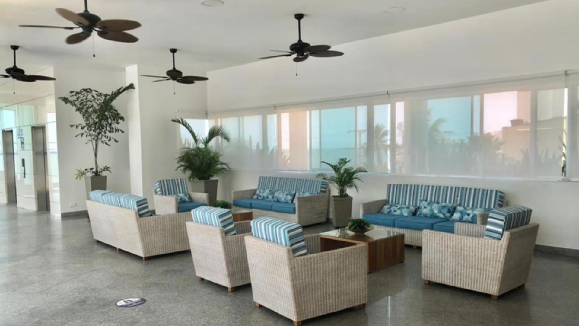 2P1-6 Seafront Apartment With Air Conditioning And Pool