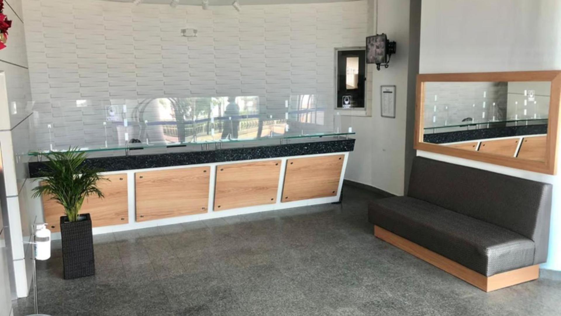 2P1-6 Seafront Apartment With Air Conditioning And Pool