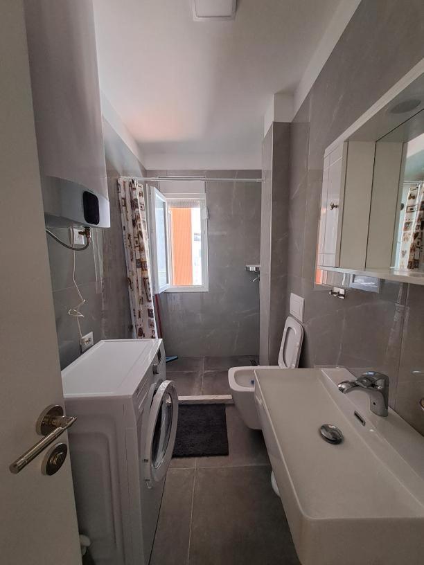 Sebo Apartment for rent Shengjin Albania photo 4