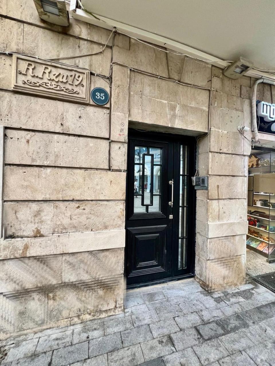City Center Apartment, Nizami str