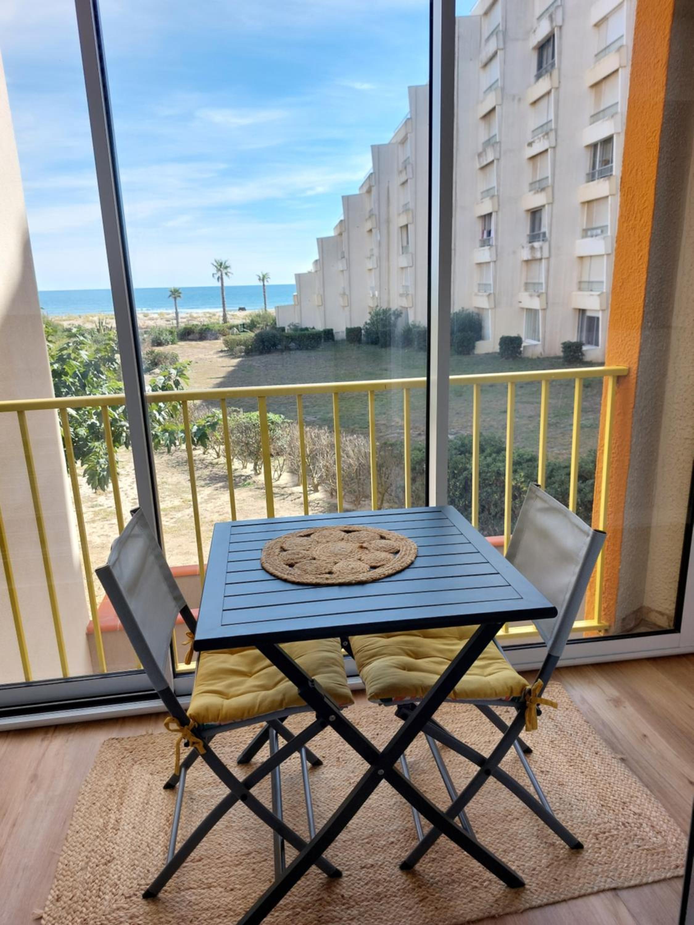 Confort en front de mer avec accès direct plage