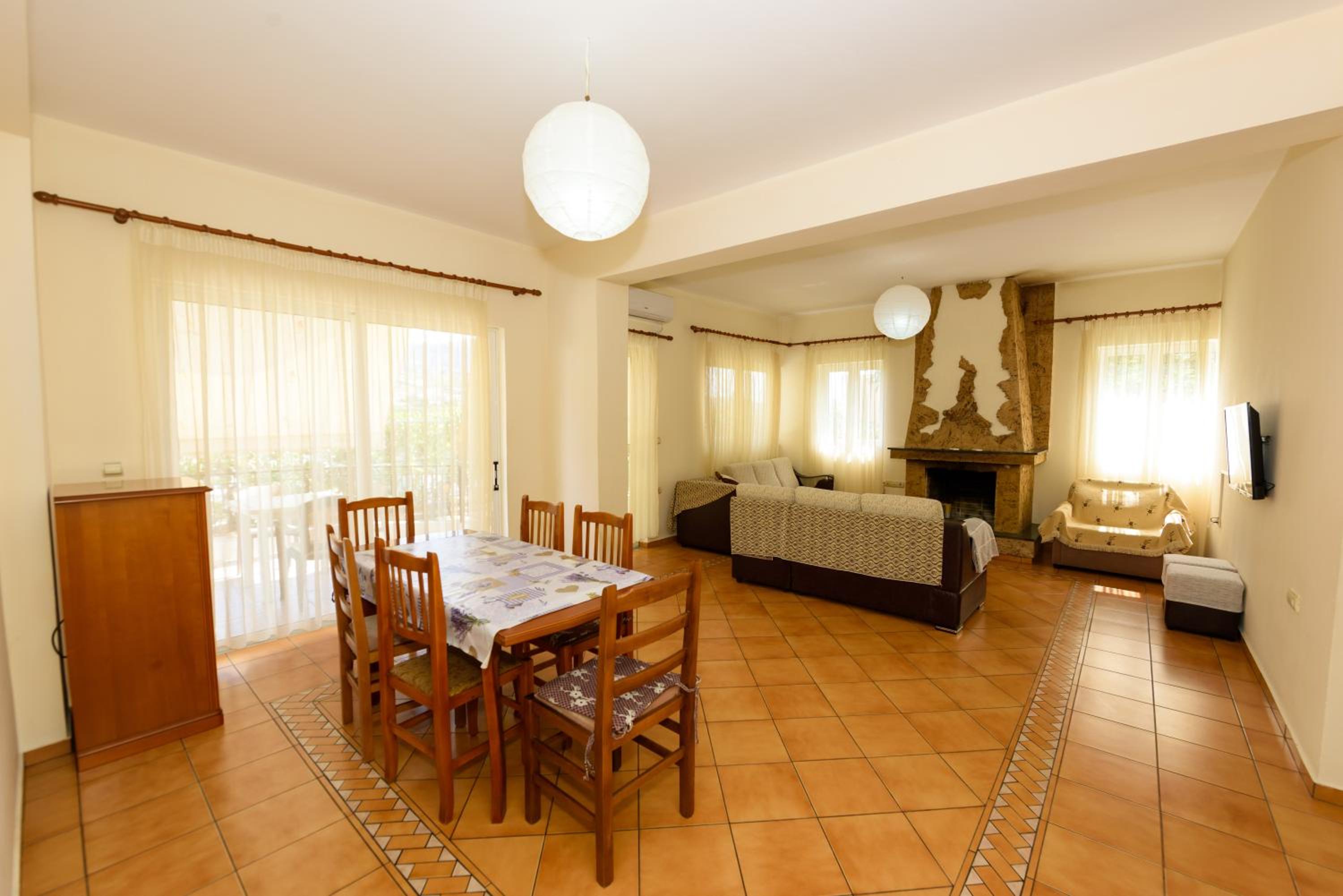 Vasili's Family Apartments