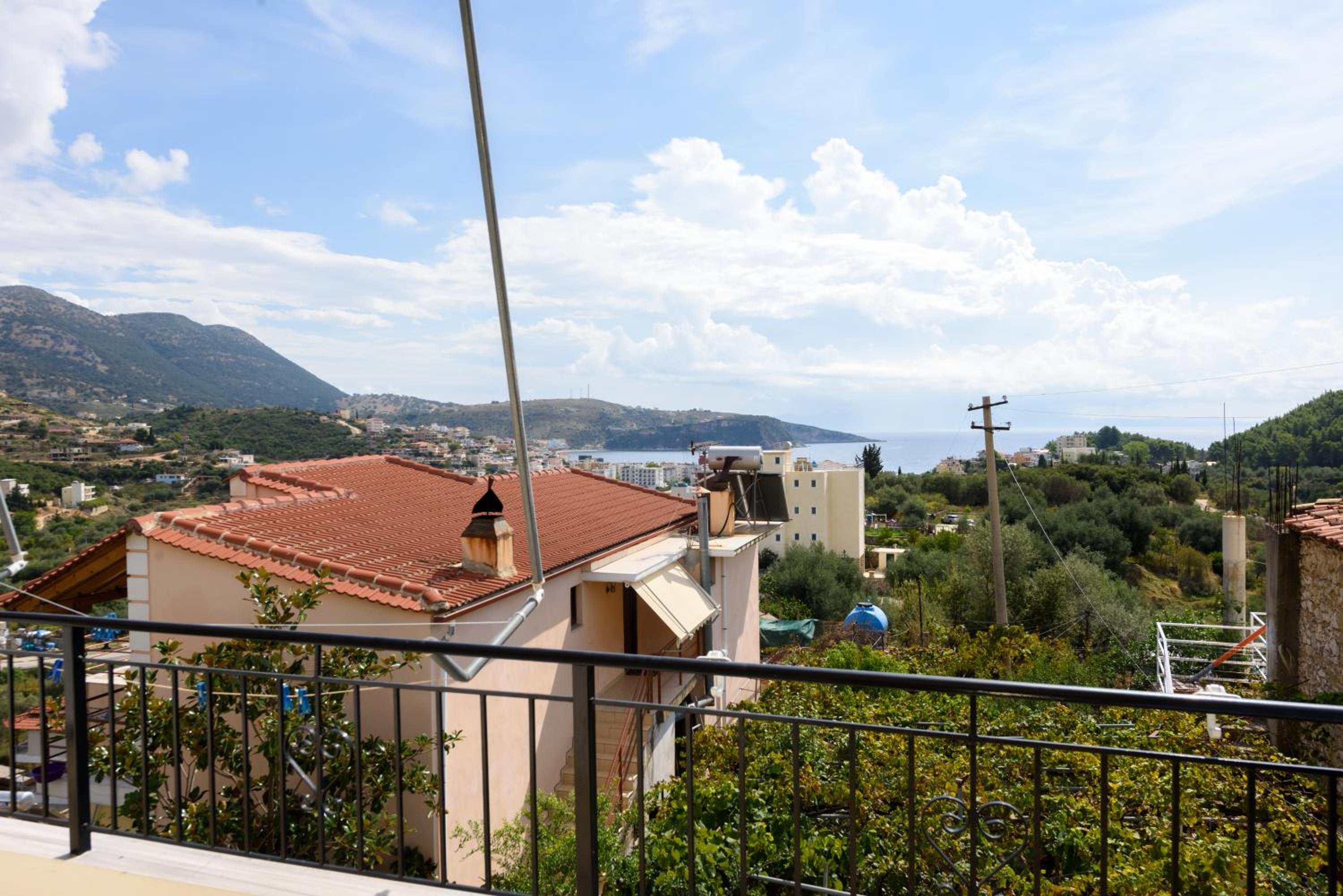 Vasili's Family Apartments