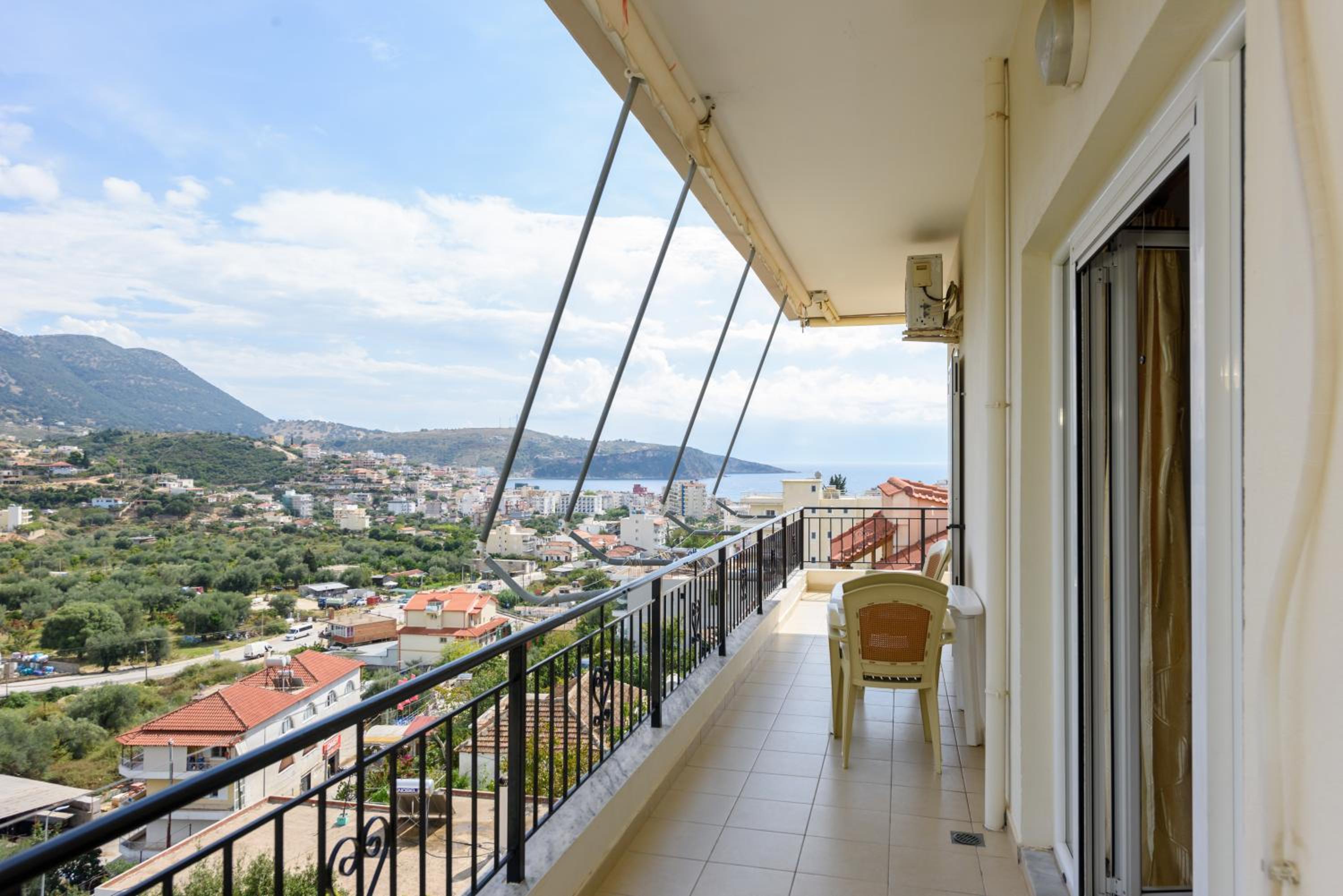 Vasili's Family Apartments