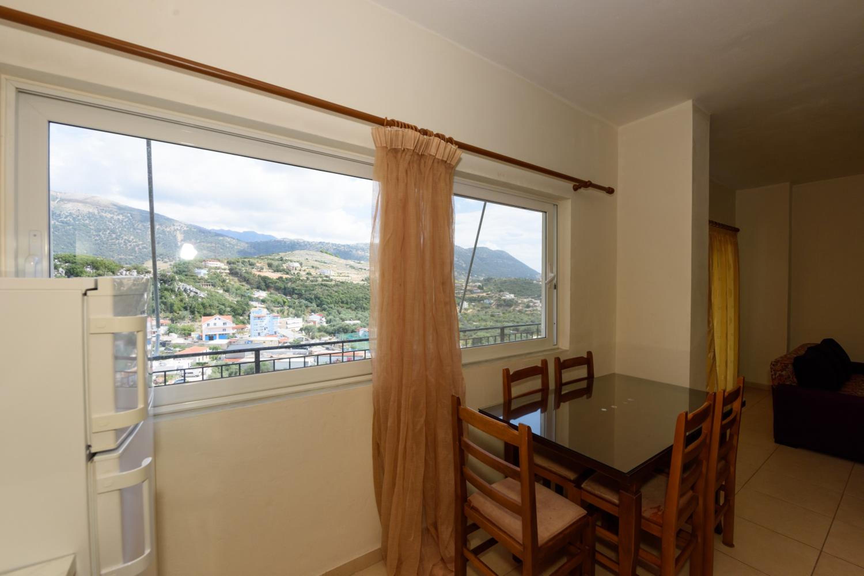 Vasili's Family Apartments