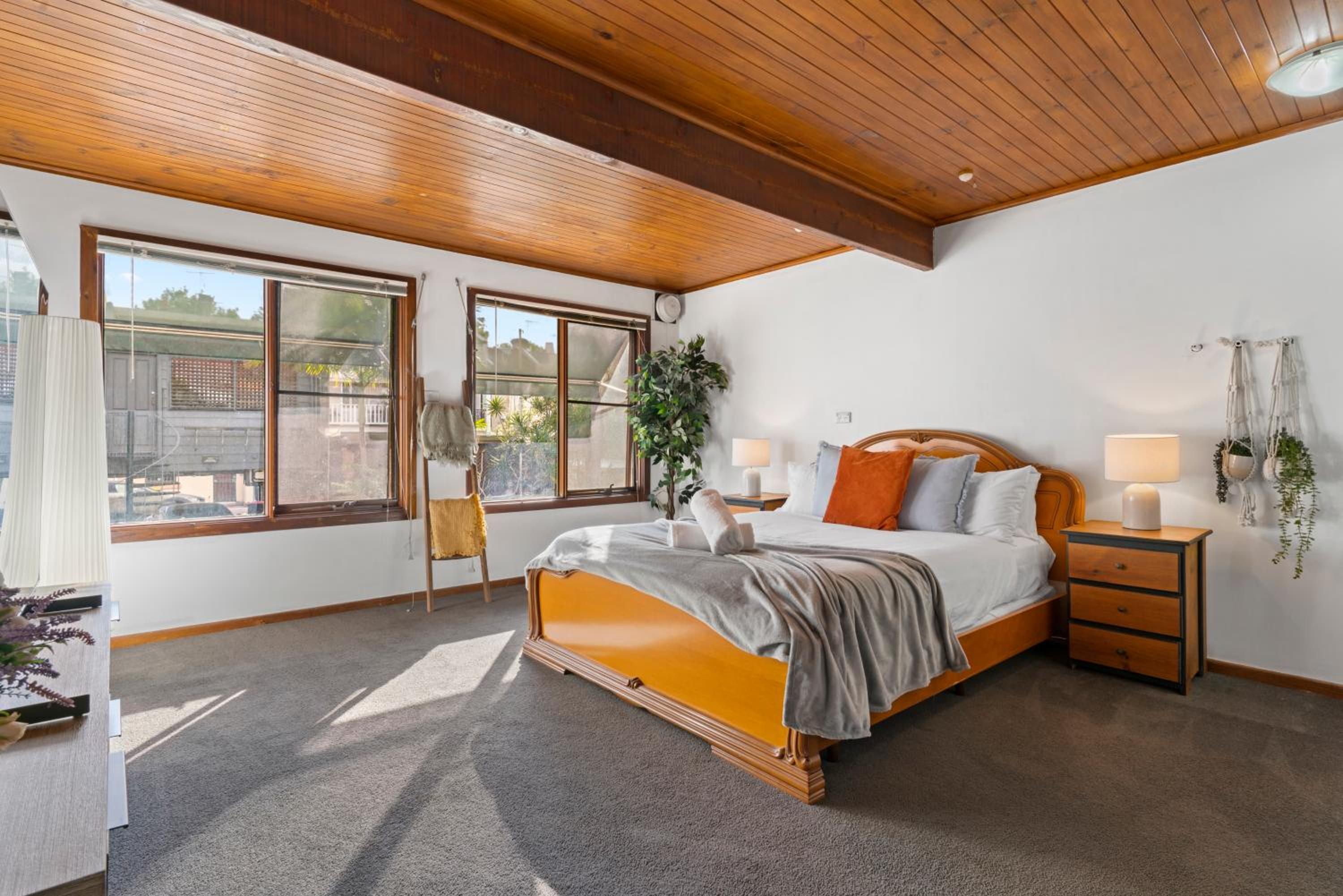 Country in City Darling Harbour Retreat Pool