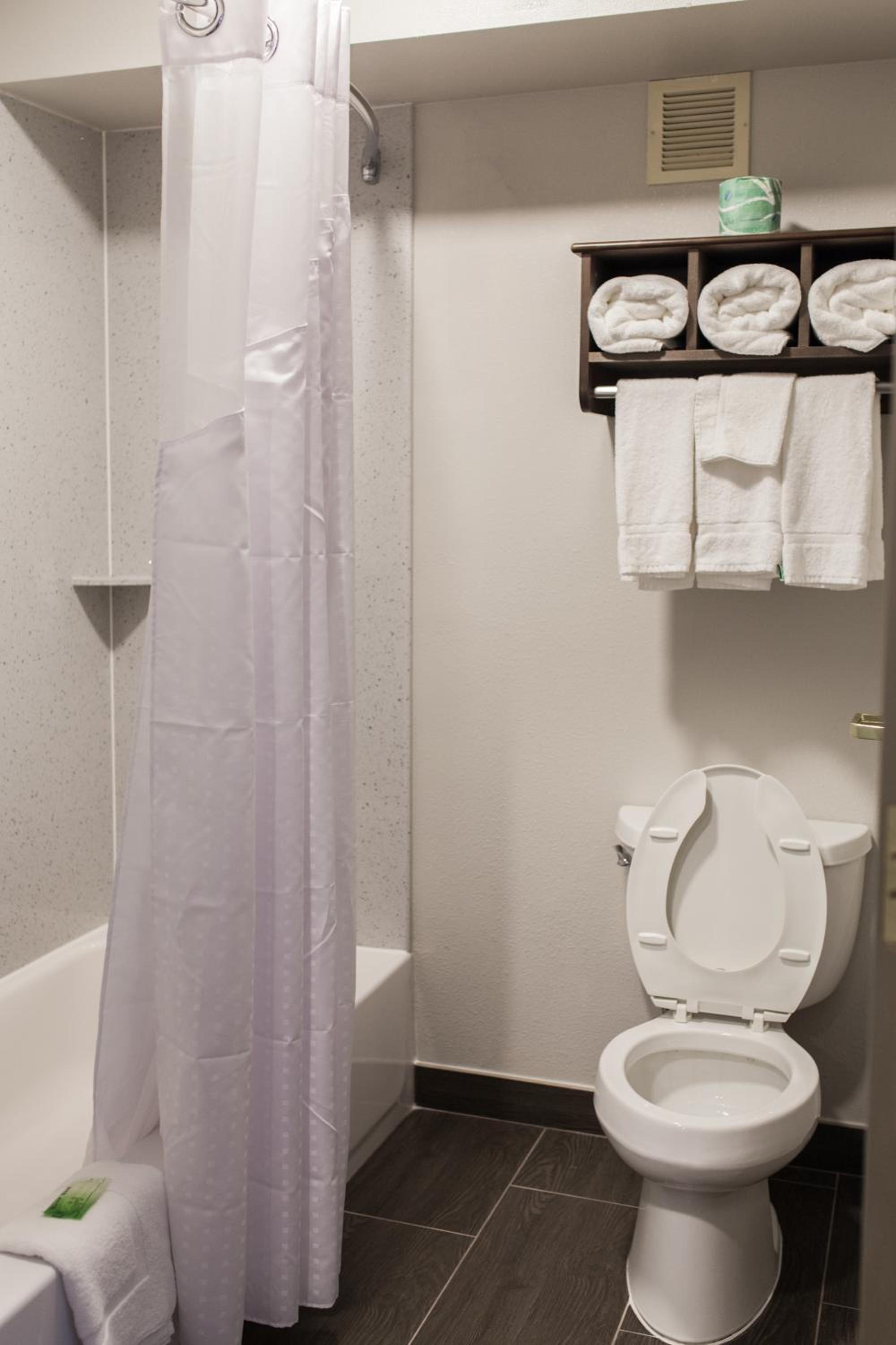 Sweetwater Vacations - Holiday Inn Express  Suites Sweetwater, an IHG Hotel - Property Image 3