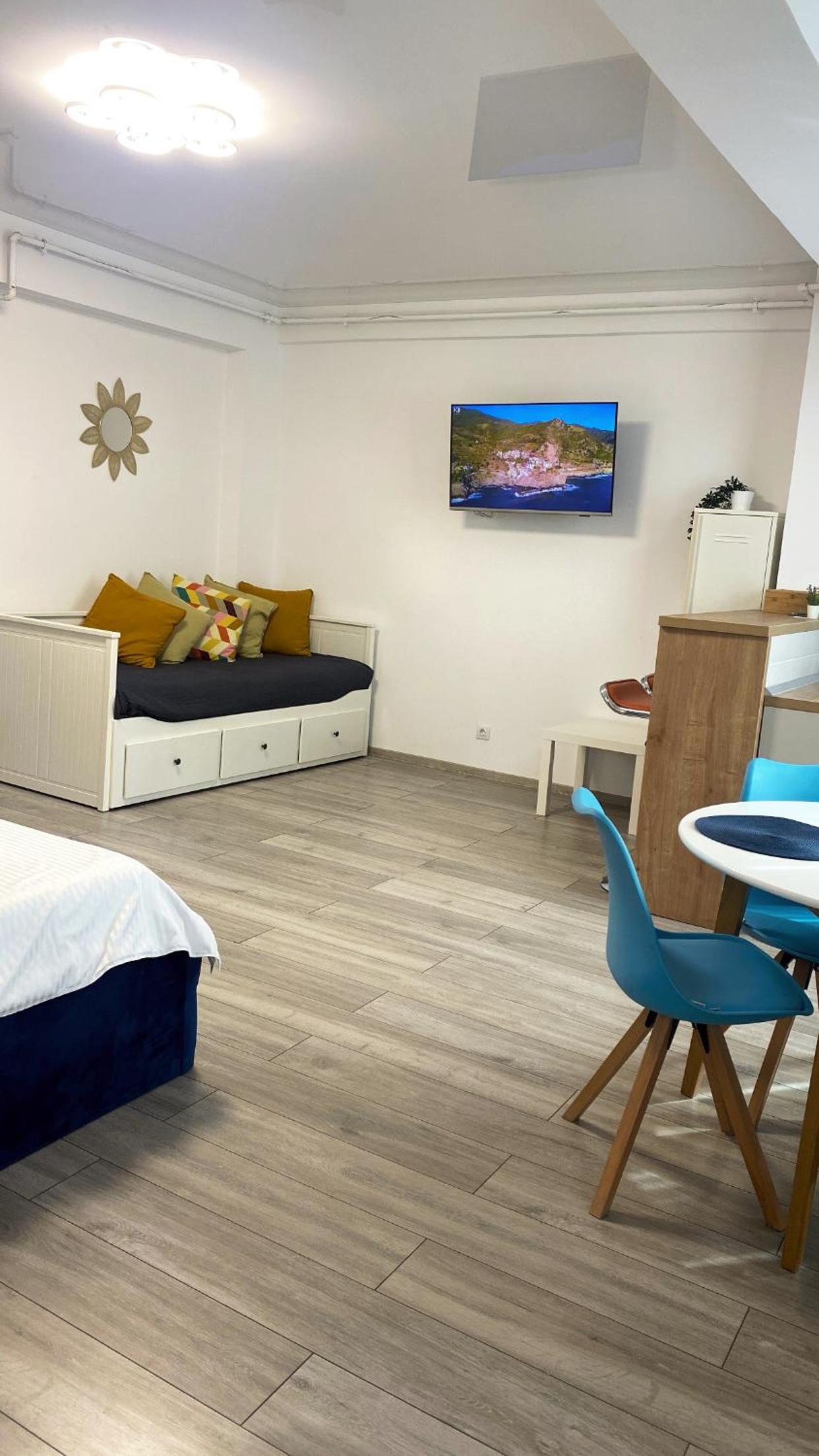 Blue Wave Studio Mamaia Nord view 2