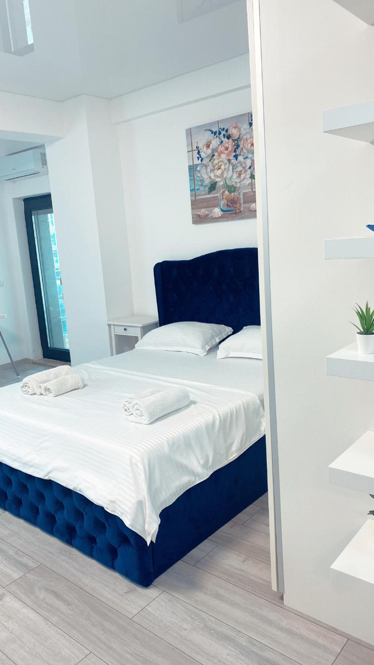 Blue Wave Studio Mamaia Nord view 4
