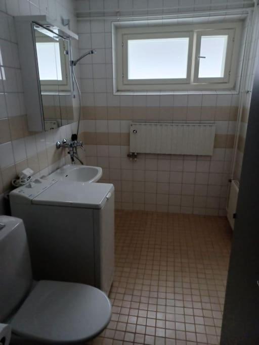 LibO-apartment, Myllymäki 25 with free parking