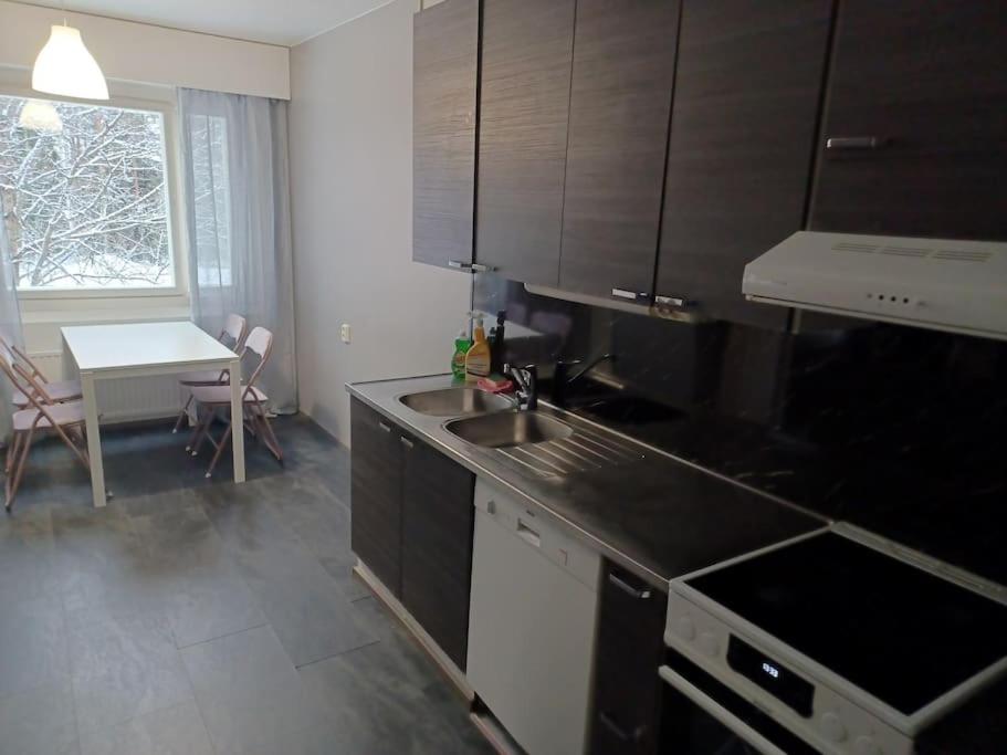 LibO-apartment, Myllymäki 25 with free parking