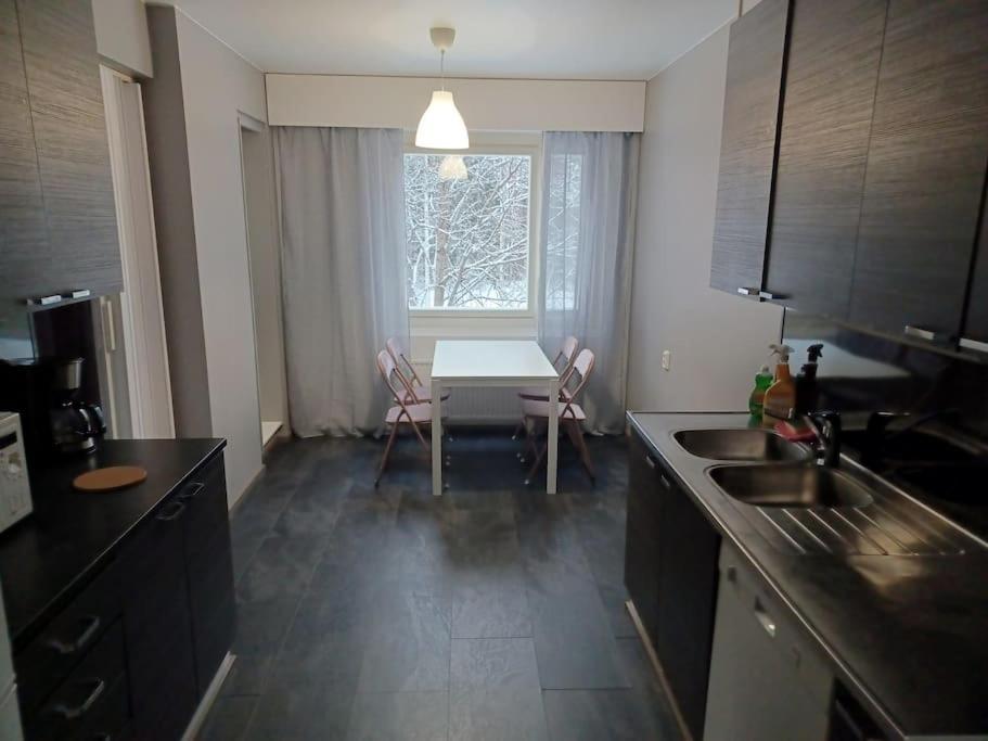 LibO-apartment, Myllymäki 25 with free parking
