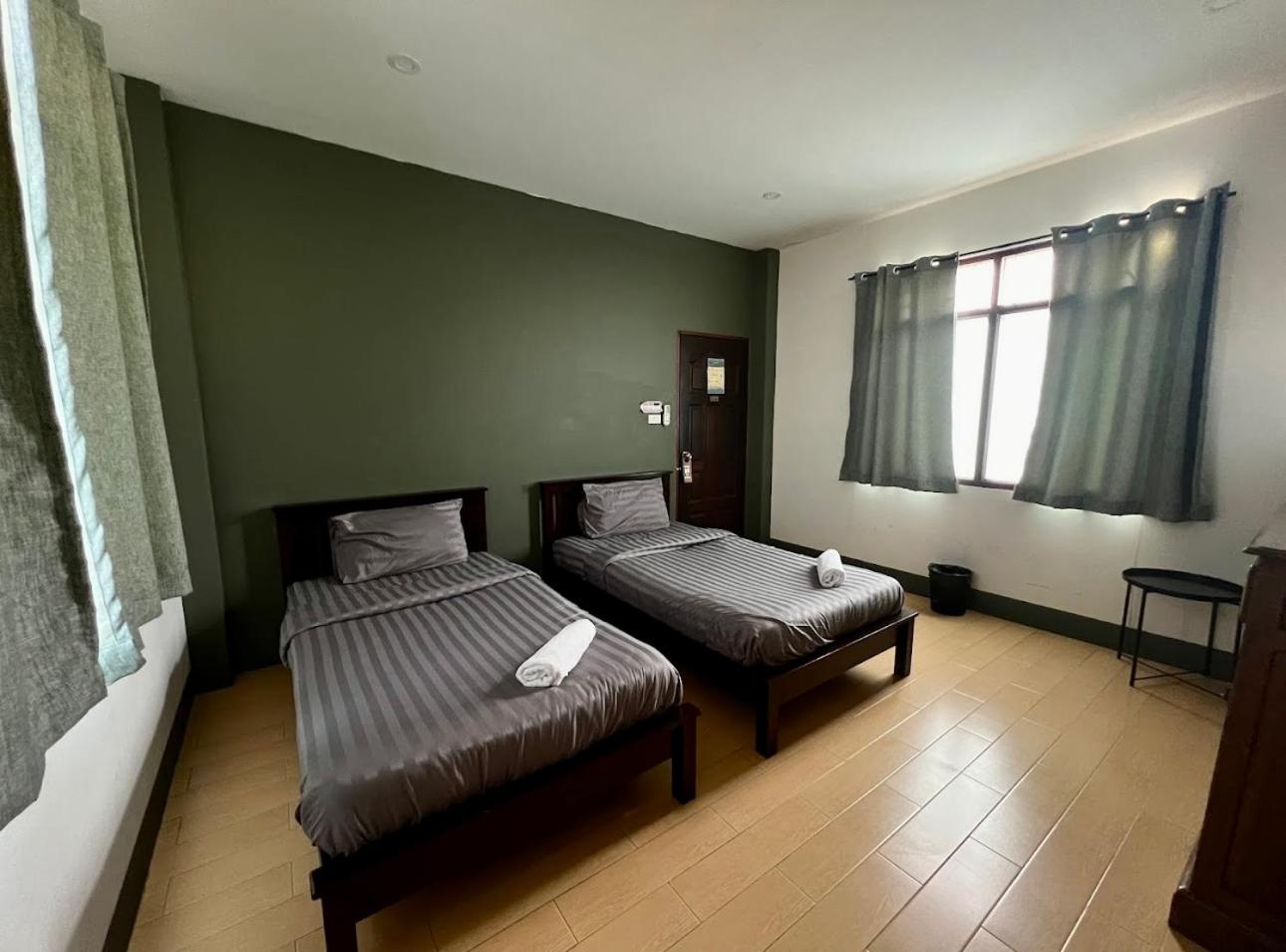 Niece Hostel Phuket - Bangtao Beach