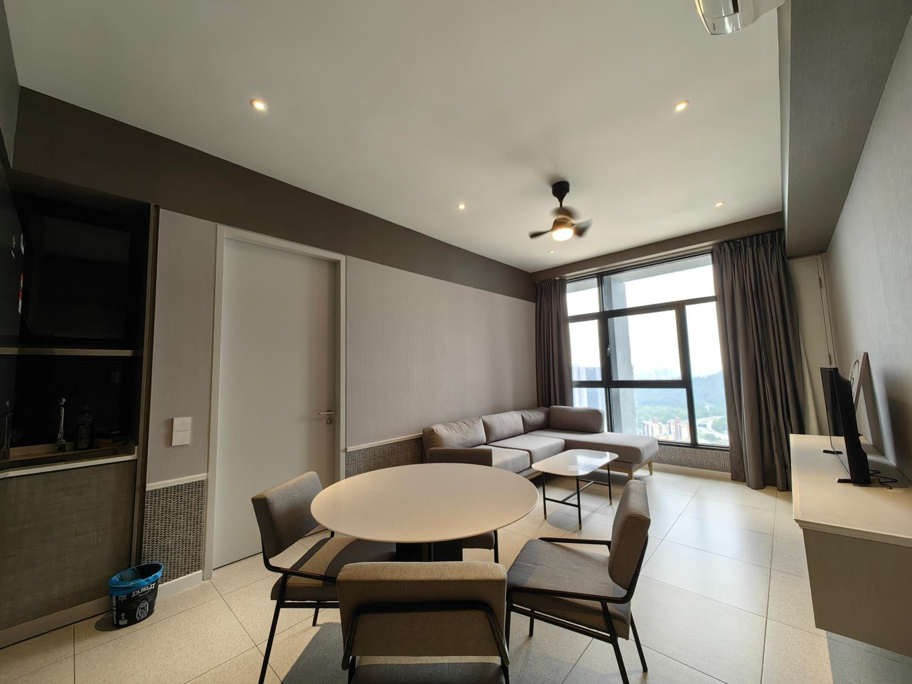 Millerz Square by Rverse Suite