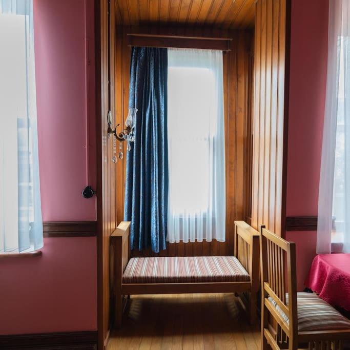 Beyoğlu'nun kalbinde yüksek tavanlı daire
