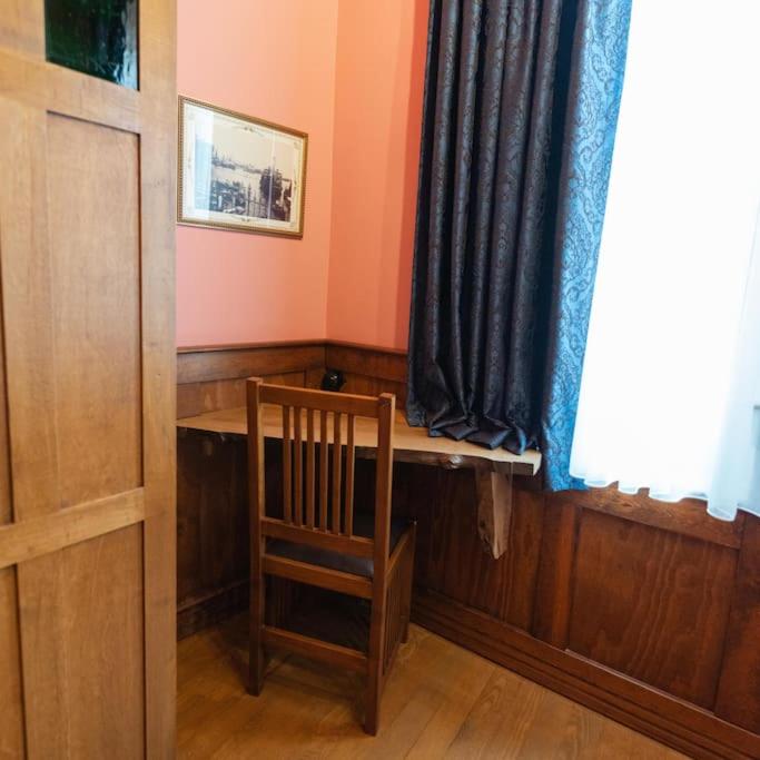 Beyoğlu'nun kalbinde yüksek tavanlı daire