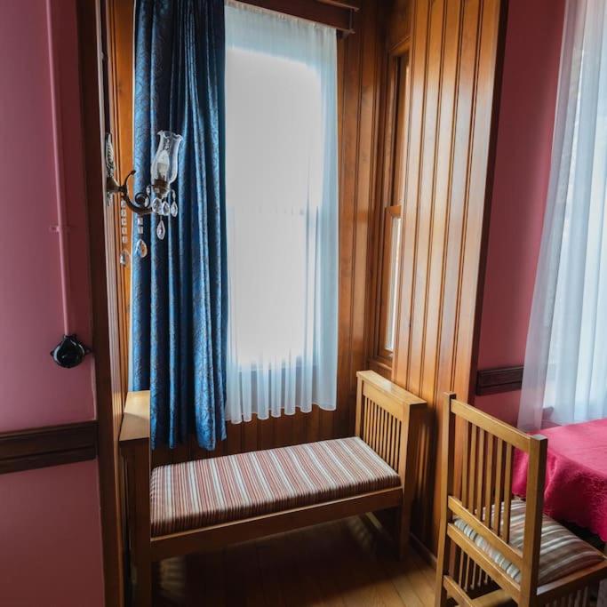 Beyoğlu'nun kalbinde yüksek tavanlı daire