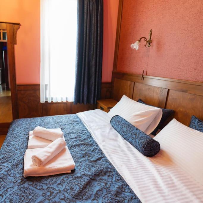 Beyoğlu'nun kalbinde yüksek tavanlı daire