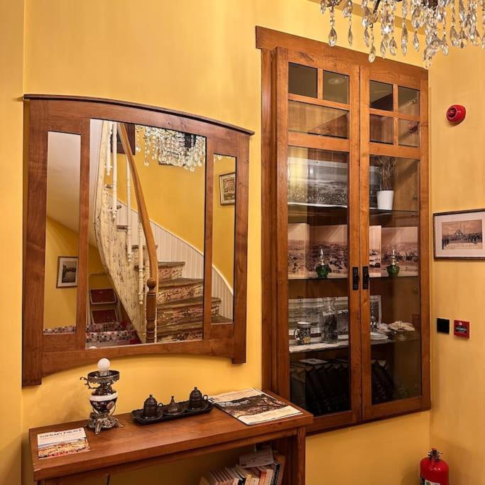 Beyoğlu'nun kalbinde yüksek tavanlı daire