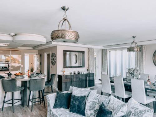 Luxury home with Harbour Views in Poole