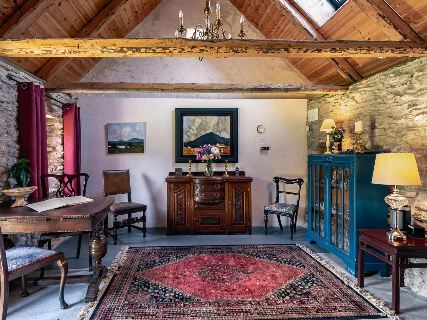 Traditional style thatched cottage in Kenmare