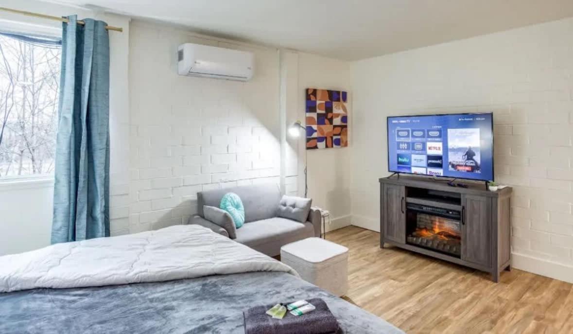 Newly Renovated Bright Studio