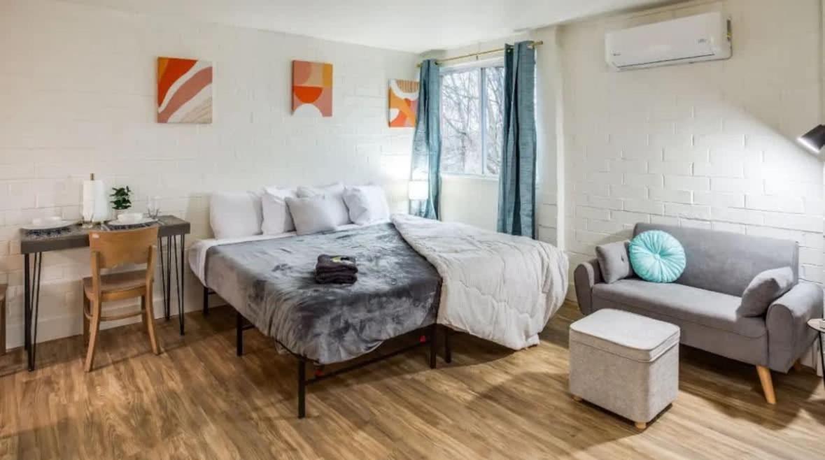 Newly Renovated Bright Studio