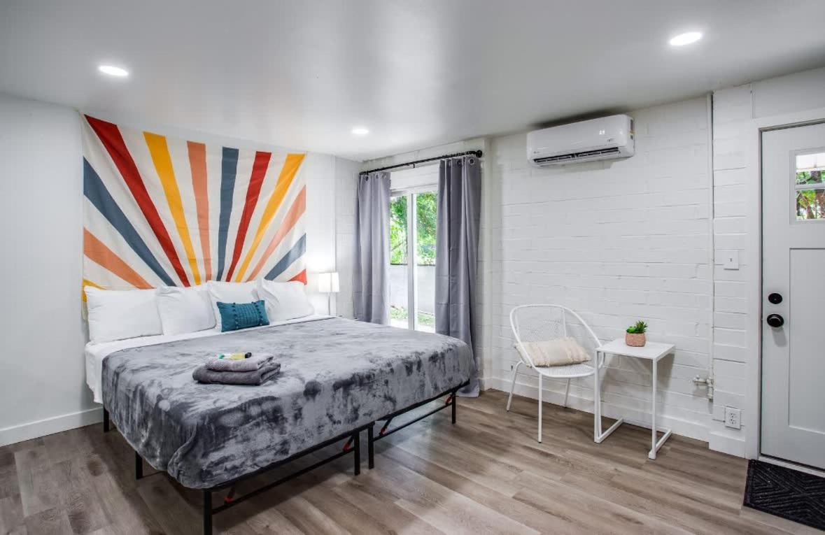 Newly Renovated Bright Studio