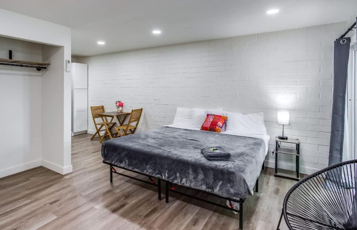 Newly Renovated Bright Studio