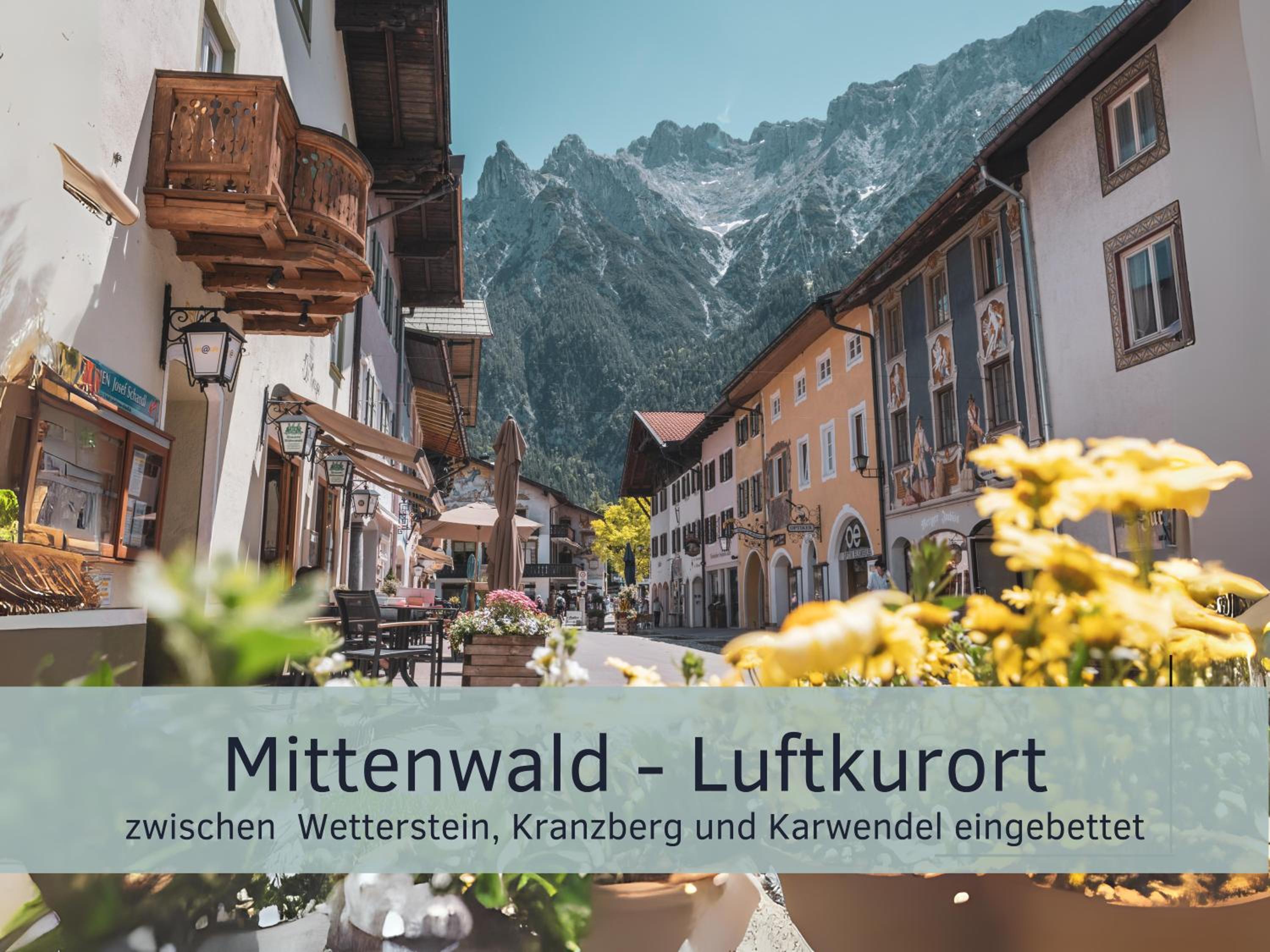 Die Karwendelsuite - 5 Sterne FeWo mit bestem Bergblick, zentrumsnah & ruhig gelegen, familienfreundlich