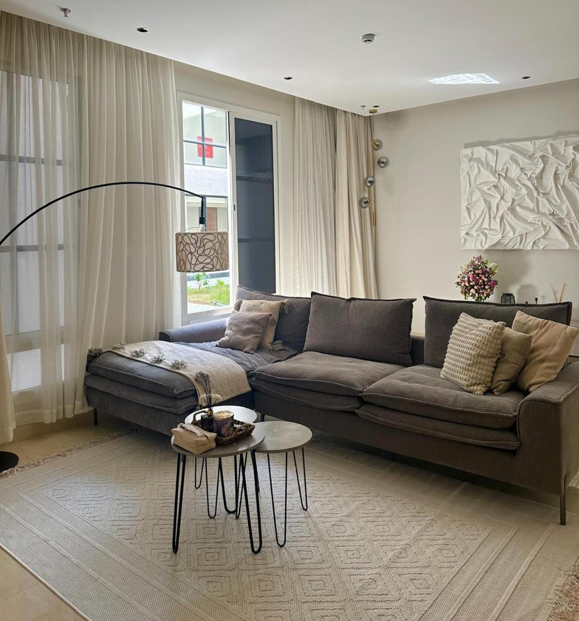 Condo in AlMalqa - Self check in