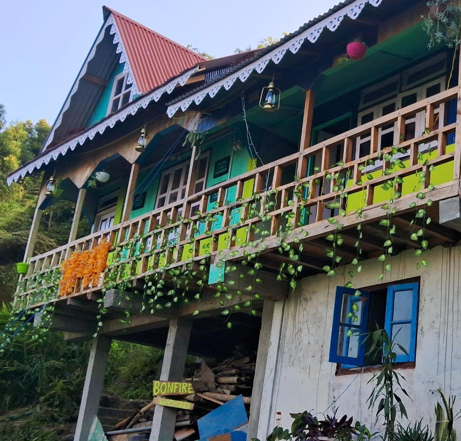 Homestay Pine Cottage