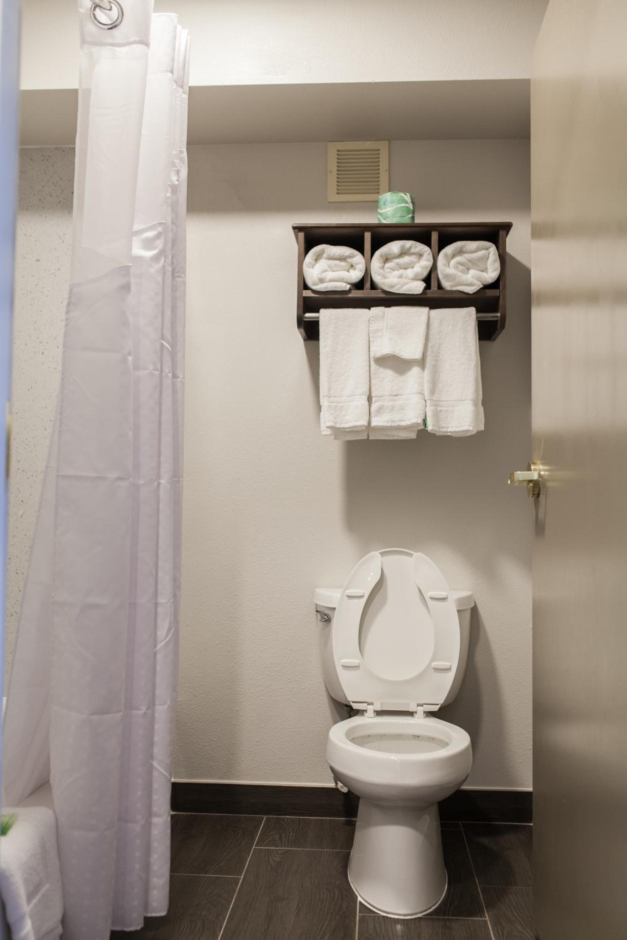 Sweetwater Vacations - Holiday Inn Express  Suites Sweetwater, an IHG Hotel - Property Image 4