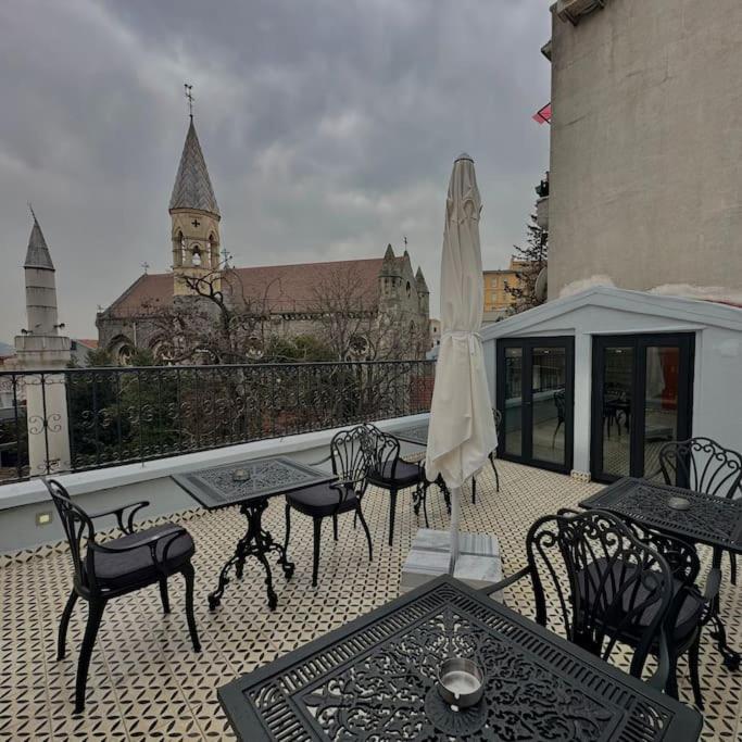 Beyoğlu'nda dubleks tarihi daire