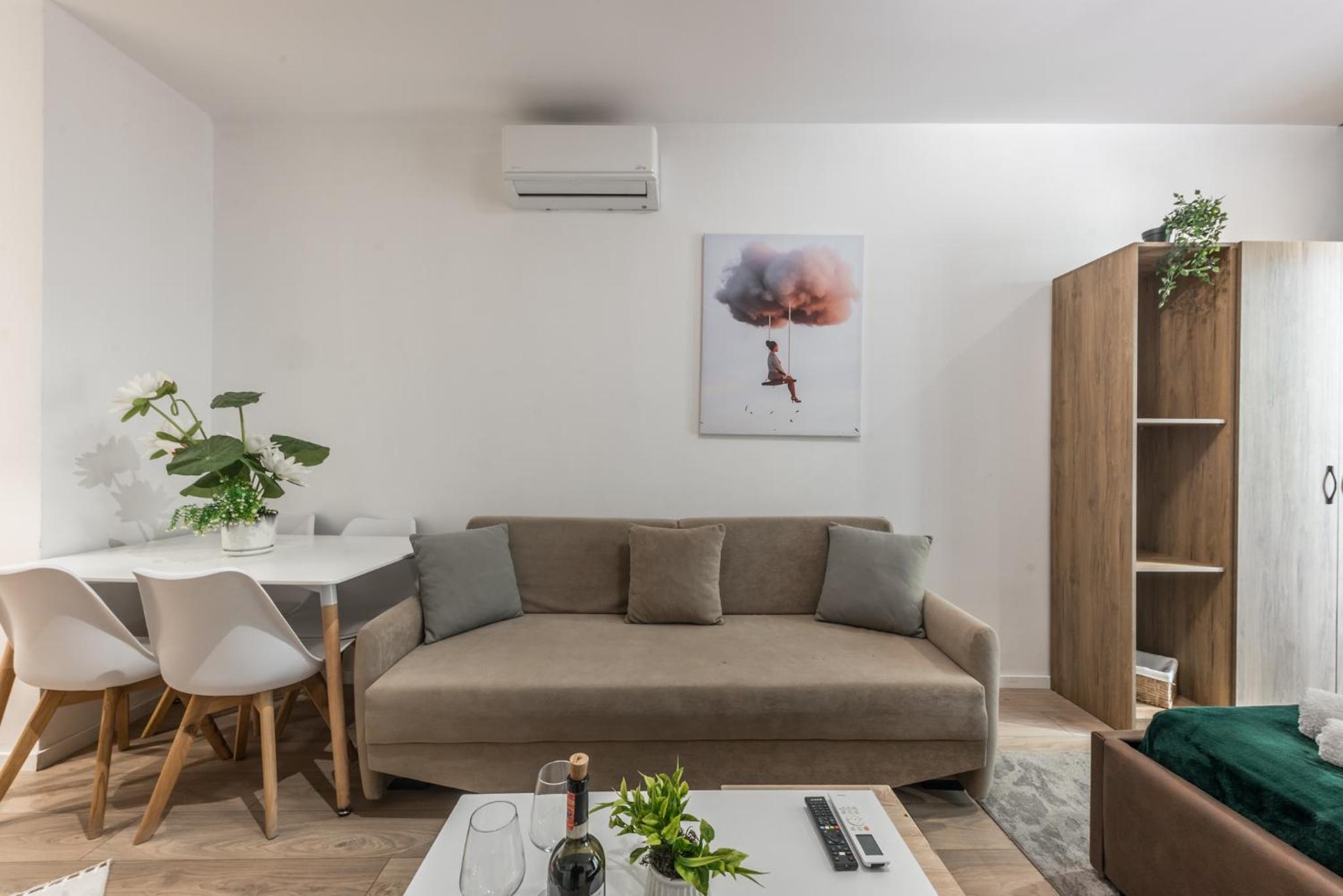 City center Studio apartment 500mbs