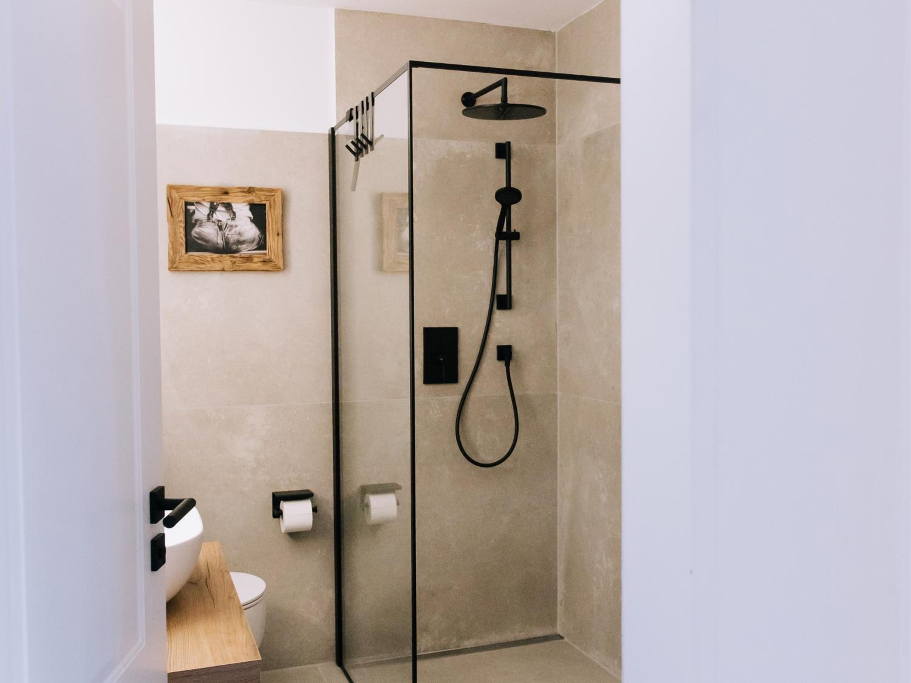 Die Karwendelsuite - 5 Sterne FeWo mit bestem Bergblick, zentrumsnah & ruhig gelegen, familienfreundlich