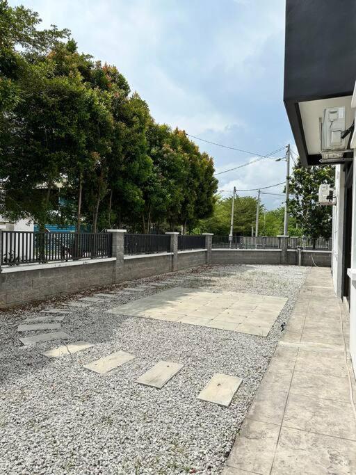 Boss Baby Cozy Holiday Home Batu Kawan