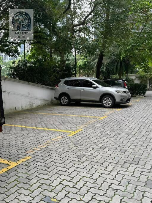 5pax warm house walking distance to Pavilion KL