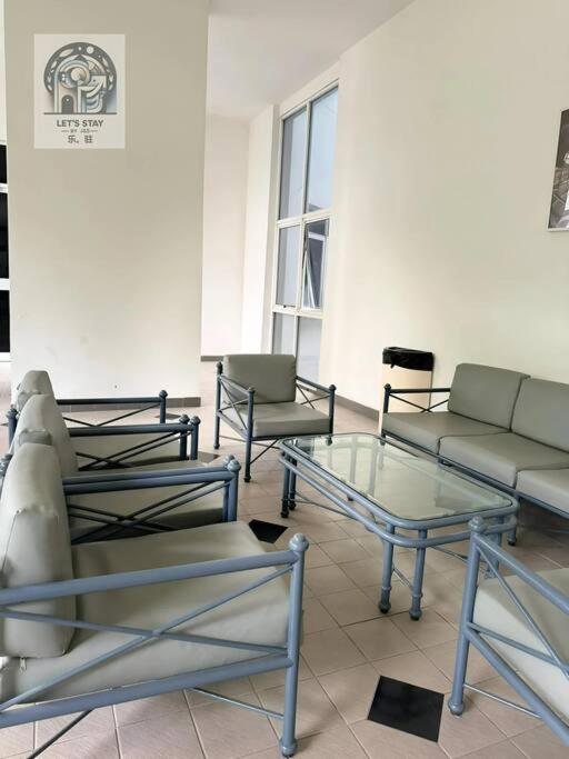 5pax warm house walking distance to Pavilion KL