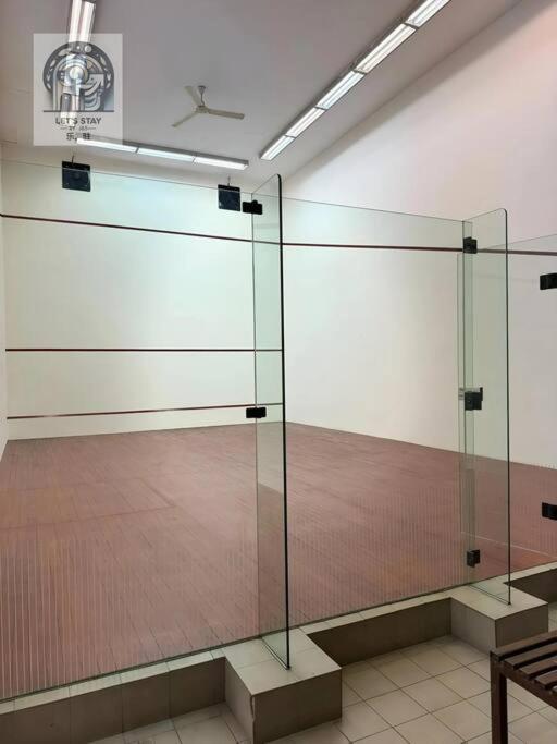 5pax warm house walking distance to Pavilion KL