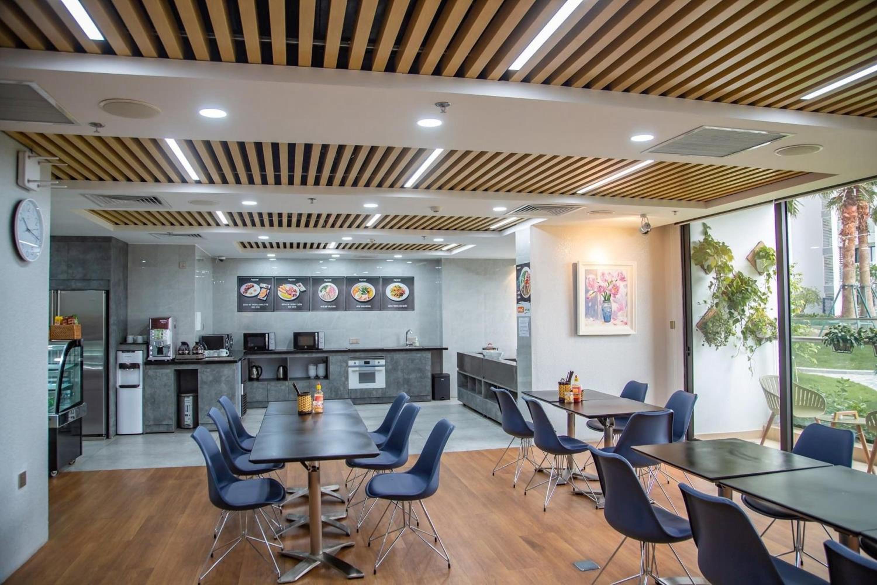 Vinhomes Westpoint by National Convention Center