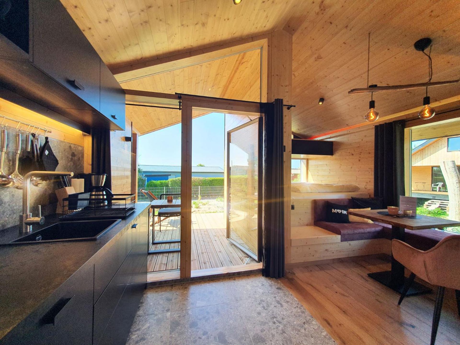 Werder Chalet -- COZYKOJE -- Ostsee Strand 150m I Sauna I eKamin I Tiny House mit Meerblick I 2 Pers und Kind I by 