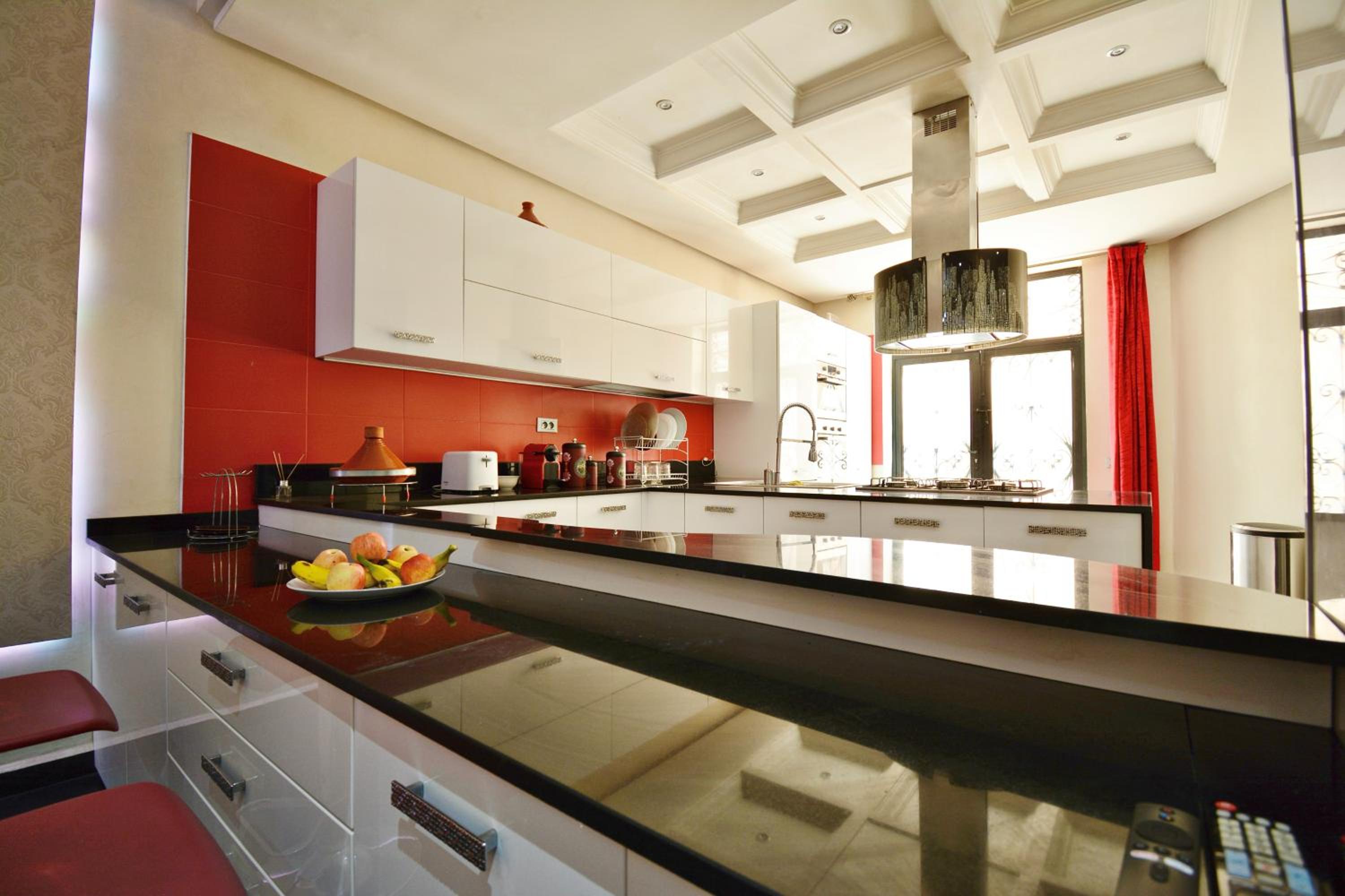 2 King Suites- Pool,AC & Parking-Central location view 5