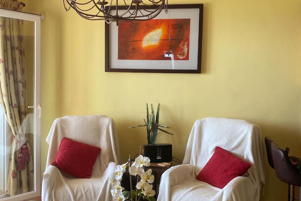 La Perla Beachfront 3 bed Apartment Casares Costa