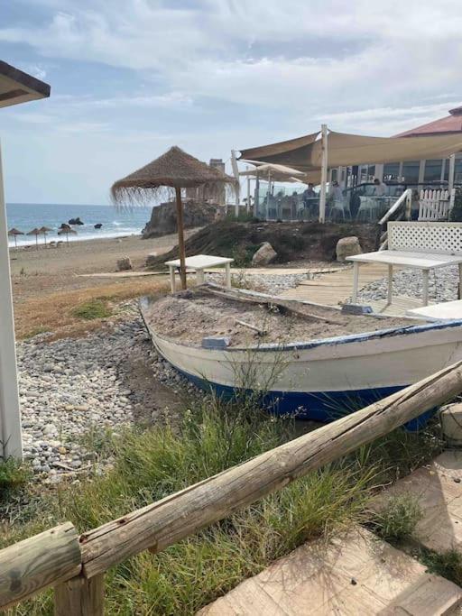 La Perla Beachfront 3 bed Apartment Casares Costa