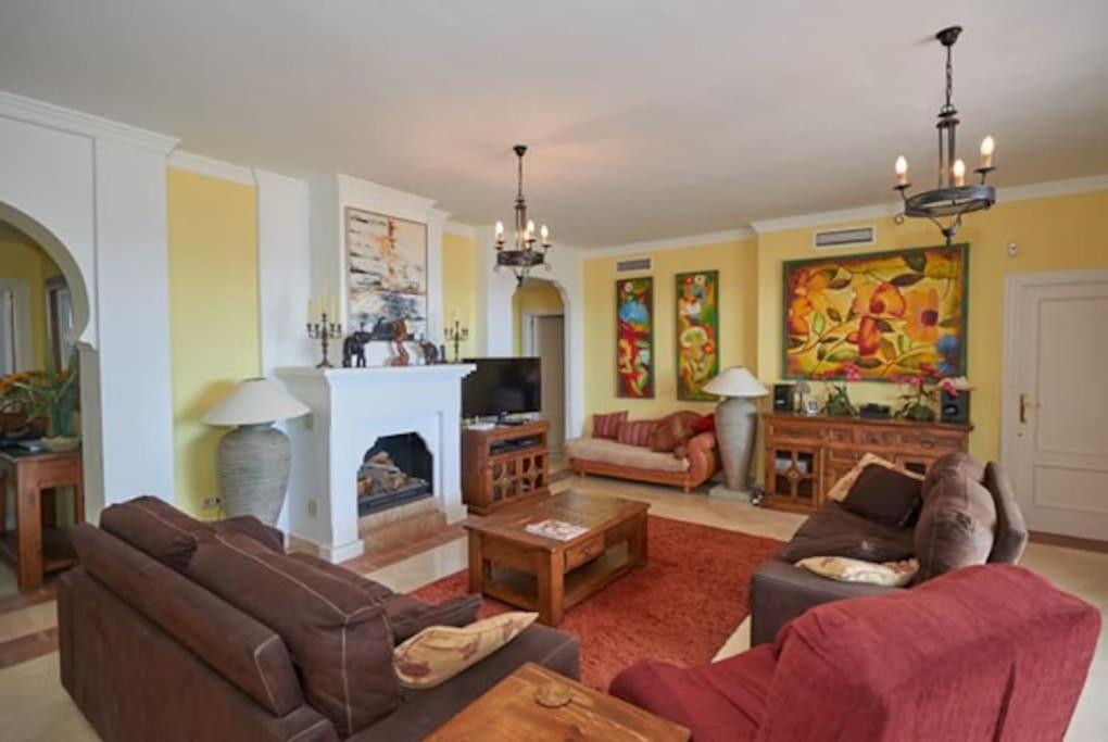 La Perla Beachfront 3 bed Apartment Casares Costa