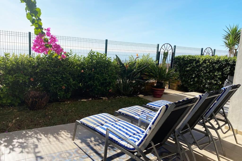 La Perla Beachfront 3 bed Apartment Casares Costa