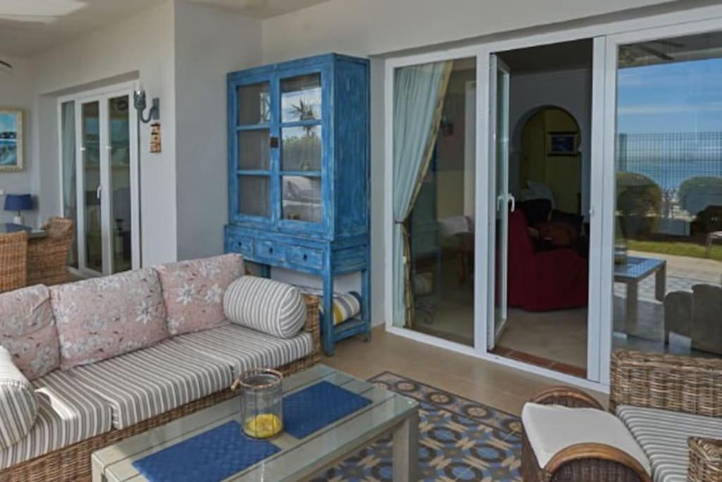 La Perla Beachfront 3 bed Apartment Casares Costa